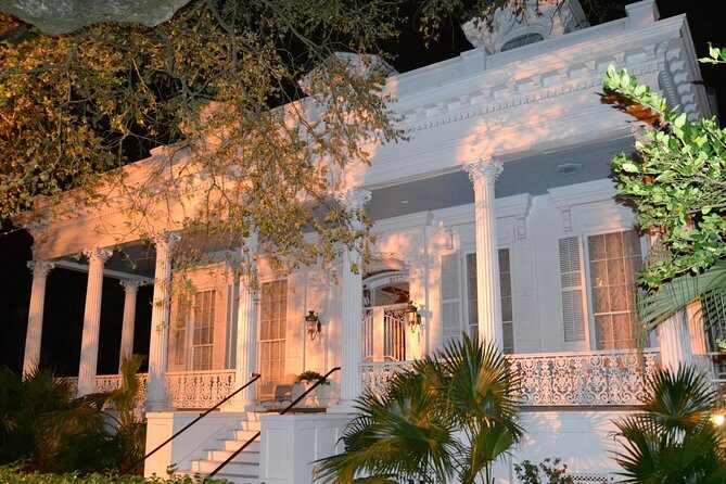 NOLA Garden District and Gates of Lafayette Cemetery Tour - How the Guide Turns Architecture and Names Into Meaning