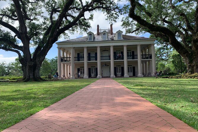 Oak Alley Plantation Admission with Tour and Transportation - Why Oak Alley + the Great River Road works so well