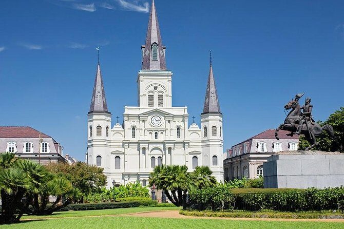 Oak Alley Plantation and New Orleans City Tour - Cemeteries and above-ground tombs: quick stop, big atmosphere