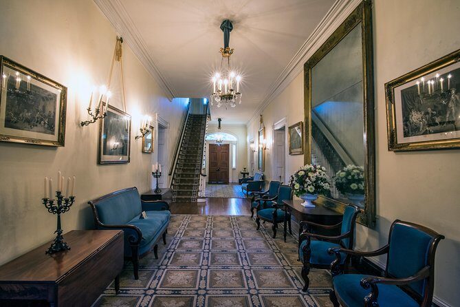 Oak Alley Plantation Tour with Hotel Pickup - Who should book this Oak Alley tour with pickup?