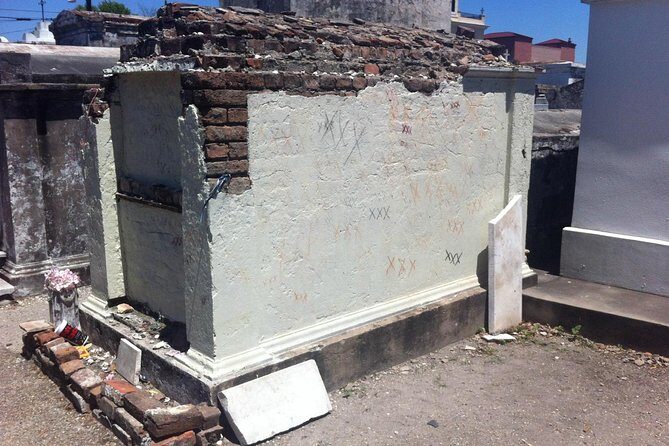 One Hour Saint Louis Cemetery Number One Walking Tour - Tour value: why $10 can make sense here