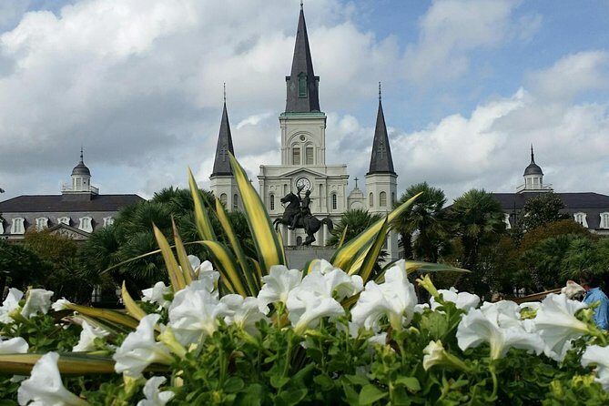 One Hour Saint Louis Cemetery Number One Walking Tour - What you’ll learn at the St. Louis Cemetery No. 1 gate area