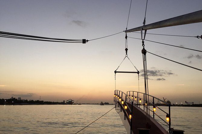 Paddlewheeler Creole Queen Jazz Dinner Cruise in New Orleans - Dinner Buffet: Creole Flavors, Plus the Realities of Buffet Service