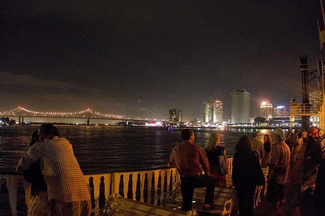 Paddlewheeler Creole Queen Jazz Dinner Cruise in New Orleans - Inside vs Outside: Dress for Wind and Temperature Swings