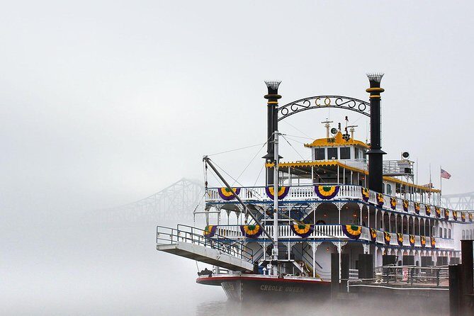 Paddlewheeler Creole Queen Jazz Dinner Cruise in New Orleans - The Bar and the On-Deck Vibe