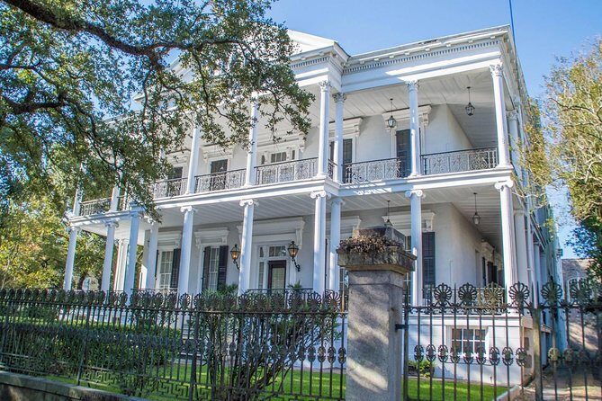 Private Garden District Walking Tour With Lafayette Cemetery No 1 - Garden District in a Smart, Human-Scale Walk