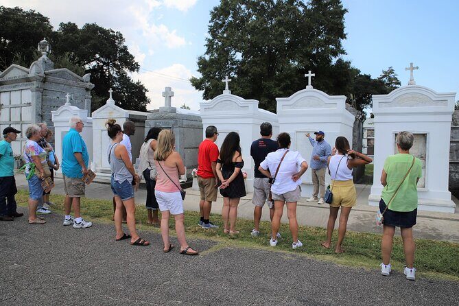 Private New Orleans City and Cemetery Bus Tour Up to 24 People - The big idea: seeing New Orleans without burning hours