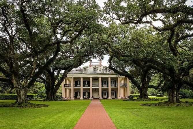 Private New Orleans Double Plantation Tour: Oak Alley and Laura - Laura Plantation: Creole heritage, real documents, and the cottages connection