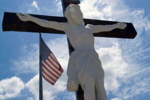Saints and Sinners Walking Tour in New Orleans - Start at The Voodoo Lounge, get a Hurricane cup, and set the tone