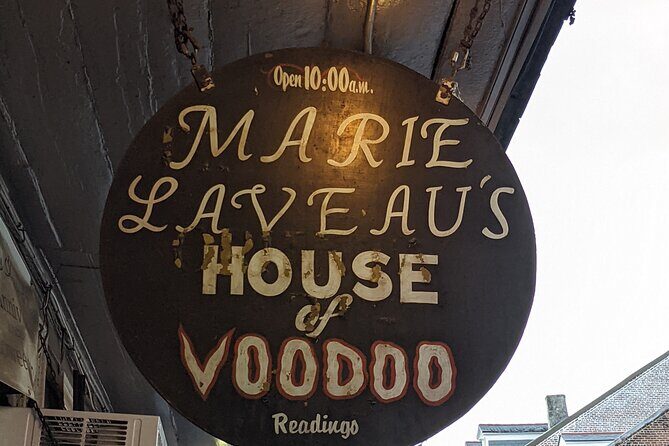 Self-Guided Walking Tour French Quarter In New Orleans - Cafe Du Monde, Washington Artillery Park, and the Mississippi View