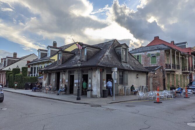 Self-Guided Walking Tour French Quarter In New Orleans - Pat O’Brien’s Hurricane and Reverend Zombie’s Voodoo House