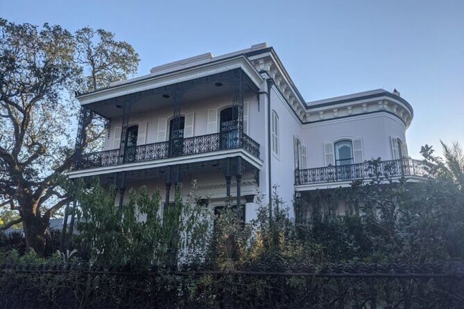 Self Guided Walking Tour of New Orleans' Historic Garden District - Why This Garden District Walk Feels Different From a Typical Tour