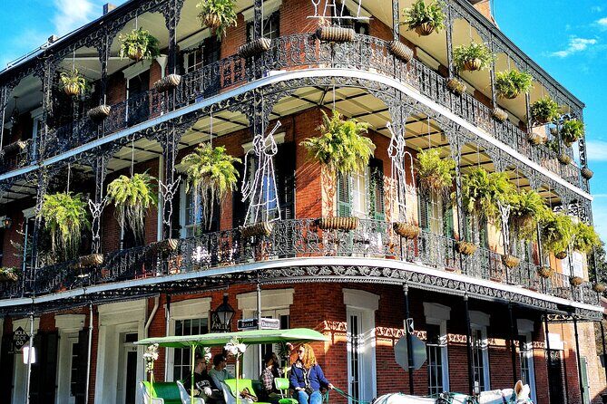 Small-Group French Quarter History Walking Tour - Cafe Du Monde prep: how to order beignets like a pro