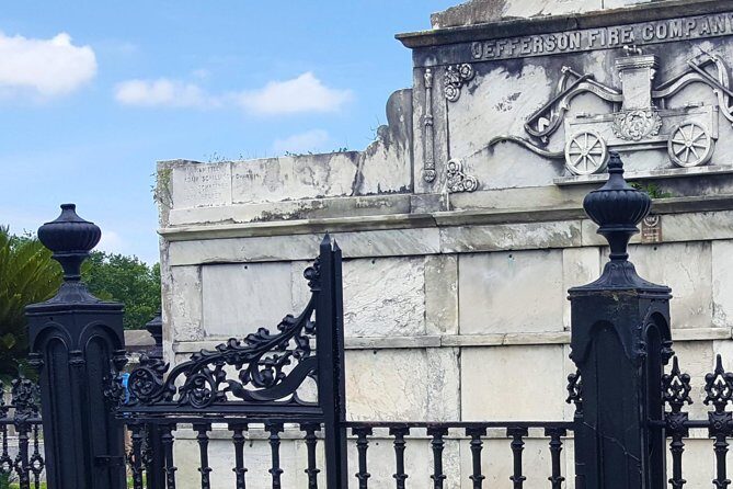 Small-Group Glamorous Garden District Tour - Garden District stop: mansions, schools, and the stories behind them