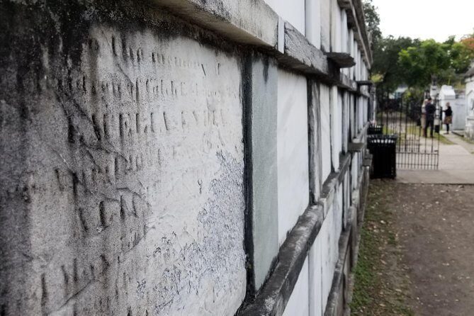 Small-Group Glamorous Garden District Tour - What to wear and how to handle New Orleans walking