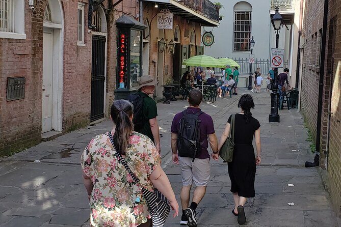 Small Group Local's Guide to the French Quarter Tour - Why this 2-hour French Quarter walk makes sense
