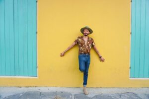 Walking Instagram Photo Tour in the French Quarter New Orleans - Stop 1: 1000 Decatur St kickoff, discounts, and first-photo momentum