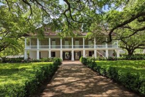 Whitney Plantation and Museum Tour from New Orleans - The Drive Down the River Road: Scenic, But With Purpose