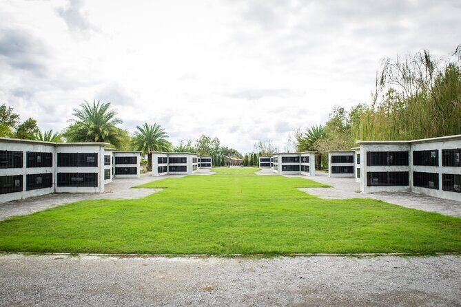 Whitney Plantation Tour with Narrated Bus Ride from New Orleans - Guides and narration: why the people on the bus matter